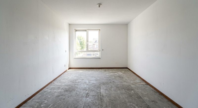 Prázdný byt před stagingem